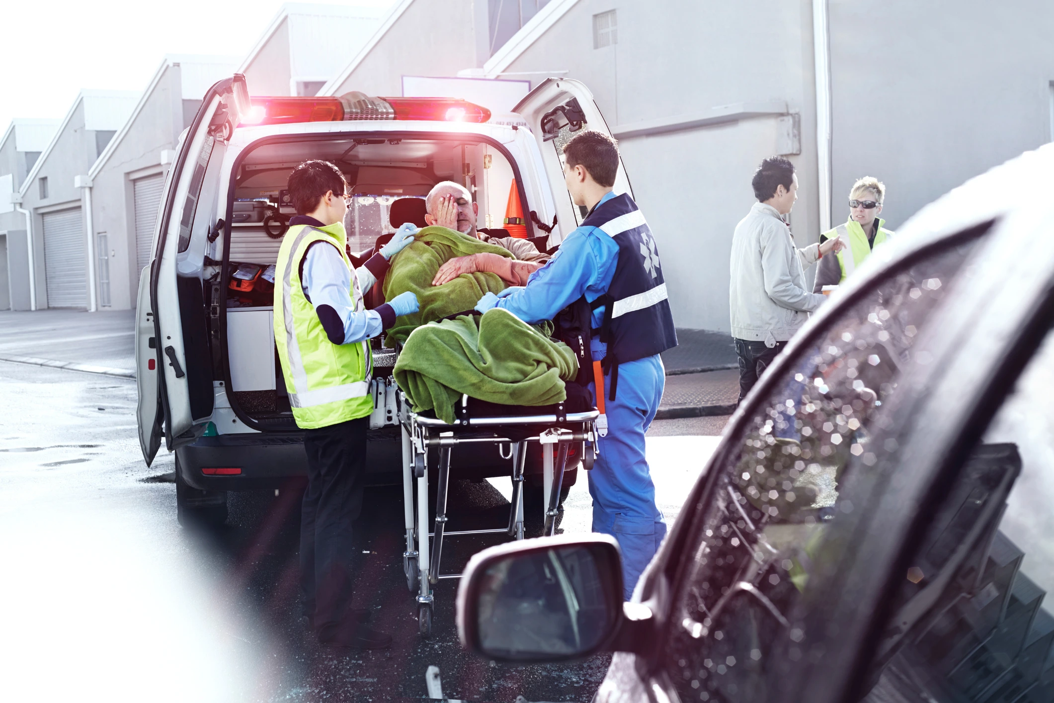 Rettungsdienst nach Verkehrsunfall anrufen